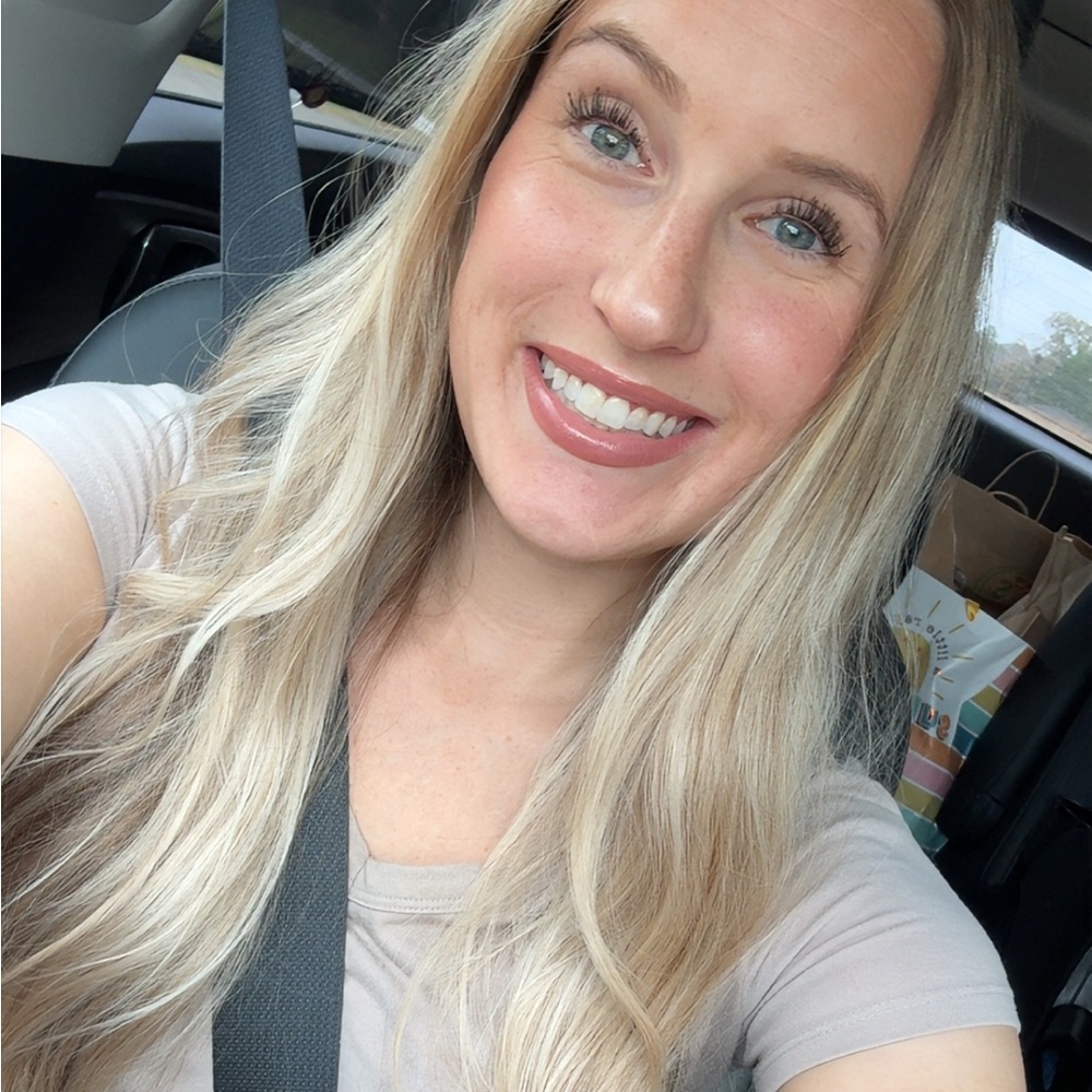 Meet your Posher, Kayla